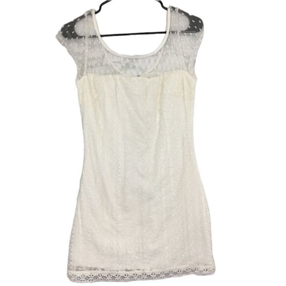 ABERCROMBIE & FITCH BOHO ROMANTIC EMBROIDERED LACE MINI DRESS 6 FAIRY MINIMALIST - Picture 1 of 9